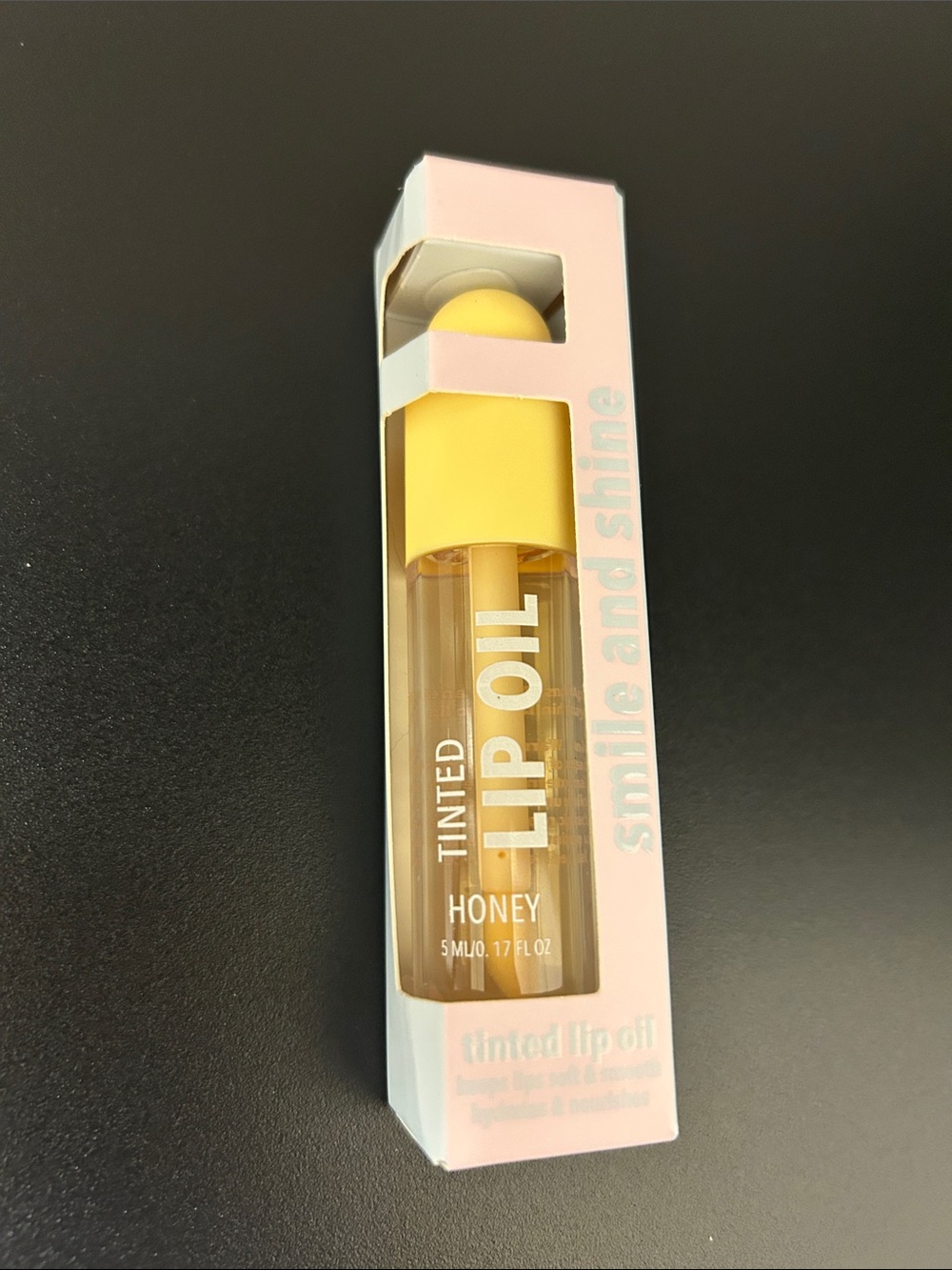 Smile and Shine Tinted Lip Oil Honey - Picture 2 of 3